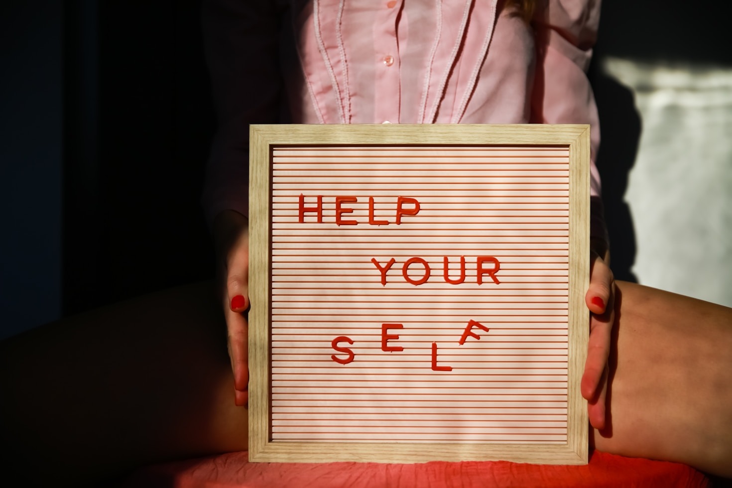 How Dark Psychology Shapes Everyday Interactions